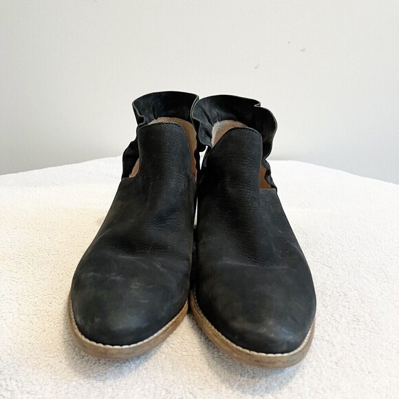 Seychelles Women’s Black Ankle Bootie 8 Renouned Ruffle Short Boot Boho Academia - Picture 4 of 16